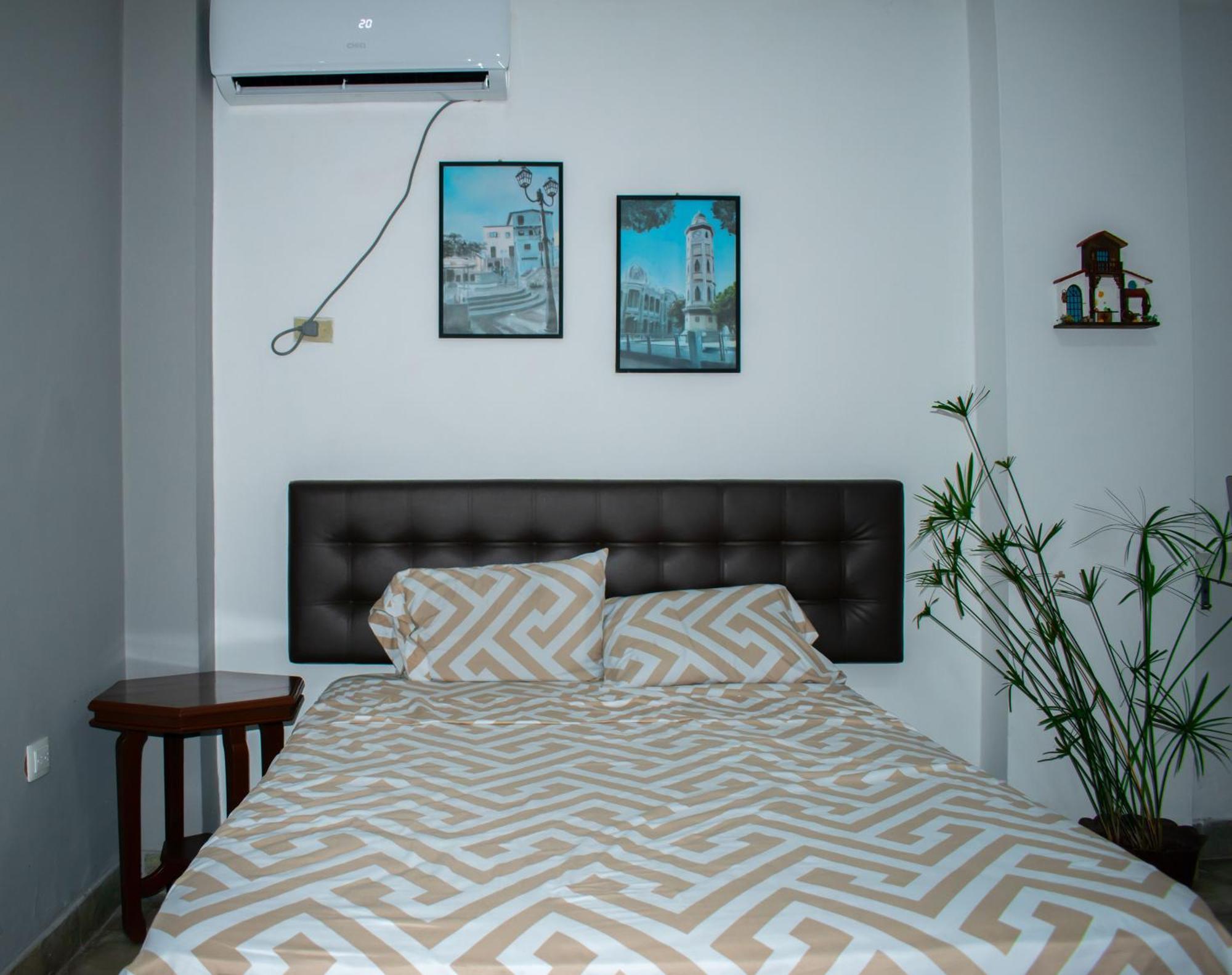 Villa 97 hostal económico cerca al Aeropuerto Guayaquil Exterior foto
