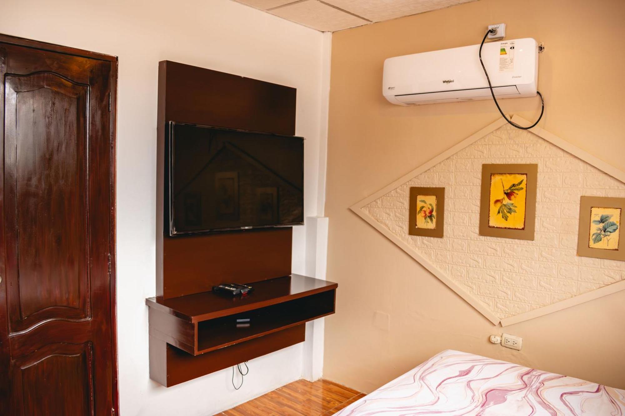 Villa 97 hostal económico cerca al Aeropuerto Guayaquil Exterior foto