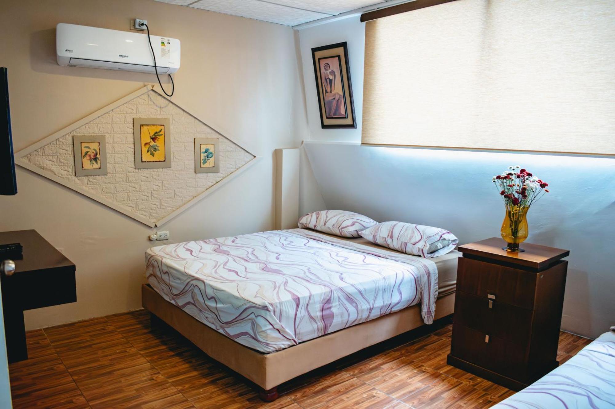 Villa 97 hostal económico cerca al Aeropuerto Guayaquil Exterior foto
